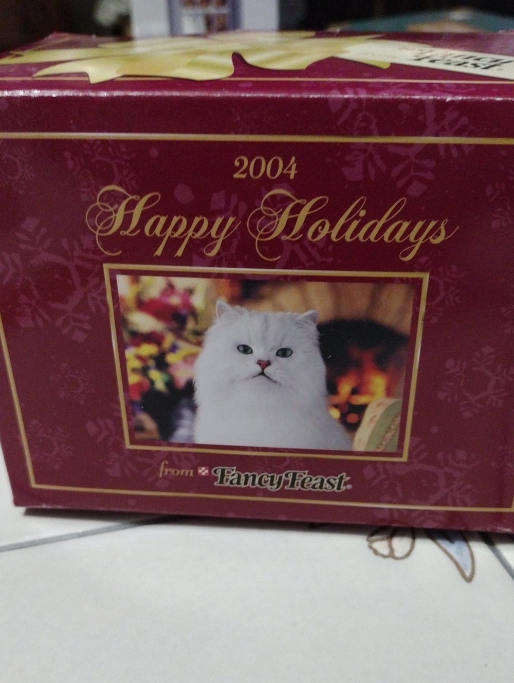 Collectable Fancy Feast 2004 Happy Holidays Cat Ornament